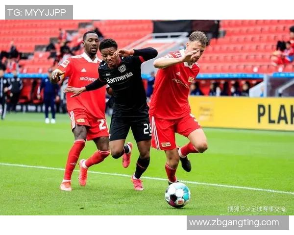 德甲榜首不变,沃尔夫斯堡与沙尔克04互交白卷:积分榜之争白热化